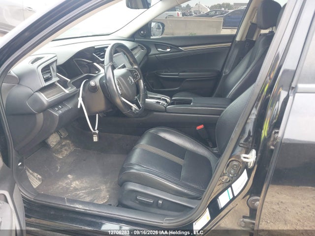 Honda Civic Touring 2019 2HGFC1F90KH100385 Image 19