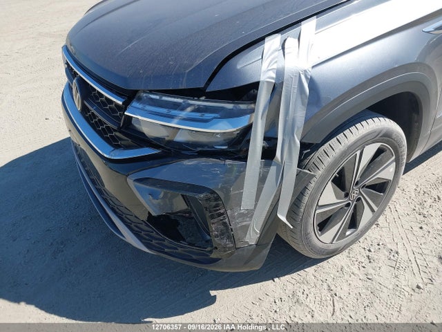 12706357 :رقم المزاد ، 3VVUX7B28RM077067 vin ، 2024 Volkswagen Taos Se مزاد بيع