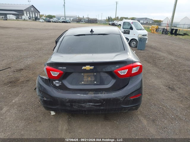 Aukcja sprzedaży 2017 Chevrolet Cruze Lt, vin: 1G1BE5SM8H7158816, numer aukcji: 12706425