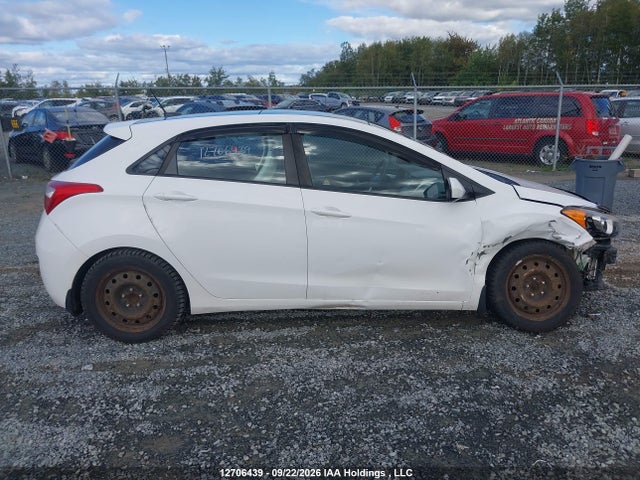 Продаж на аукціоні авто 2017 Hyundai Elantra Gt, vin: KMHD35LH3HU383701, номер лоту: 12706439