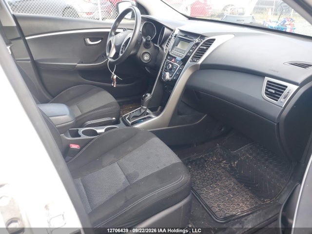 Продаж на аукціоні авто 2017 Hyundai Elantra Gt, vin: KMHD35LH3HU383701, номер лоту: 12706439
