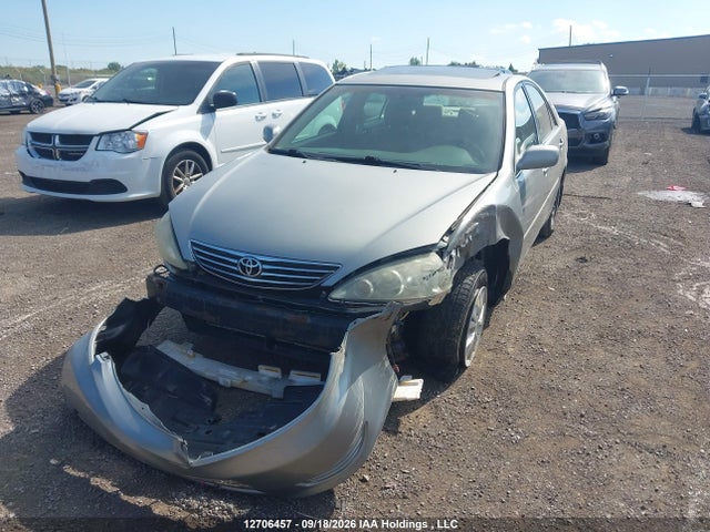 12706457 :رقم المزاد ، 4T1BE32K75U603324 vin ، 2005 Toyota Camry Le/se مزاد بيع