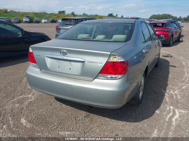 12706457 :رقم المزاد ، 4T1BE32K75U603324 vin ، 2005 Toyota Camry Le/se مزاد بيع