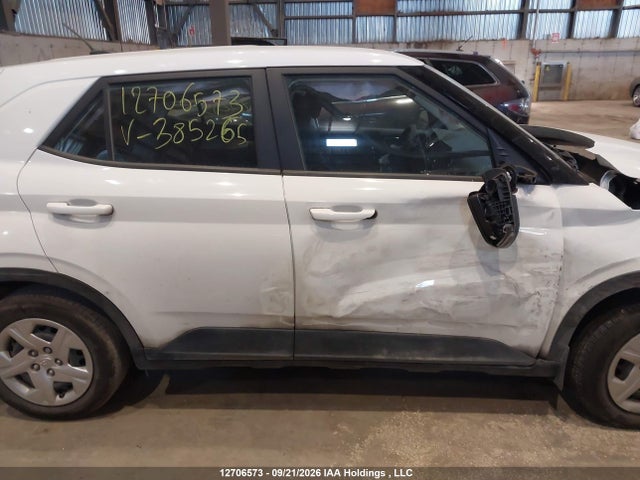 Hyundai Venue Essential 2025 KMHRB8A37SU385265 Image 12