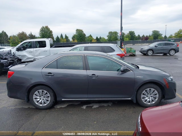 2012 Toyota Camry Hybrid Le მანქანა იყიდება აუქციონზე, vin: 4T1BD1FK8CU015950, აუქციონის ნომერი: 12696453