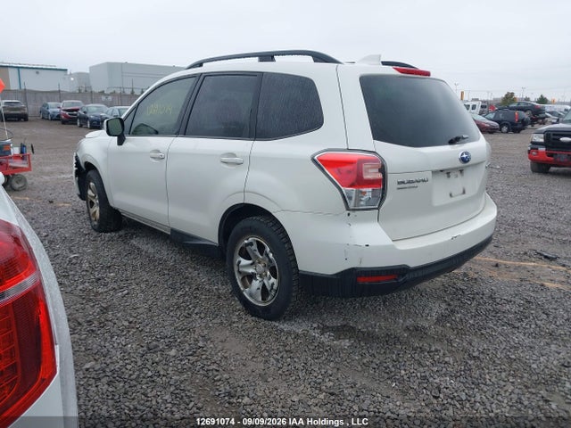 JF2SJEBC3JH523723 Subaru Forester 2.5i