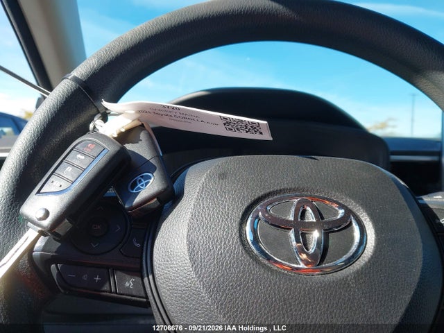 12706676 :رقم المزاد ، 5YFBPMBE0MP149878 vin ، 2021 Toyota Corolla Le مزاد بيع