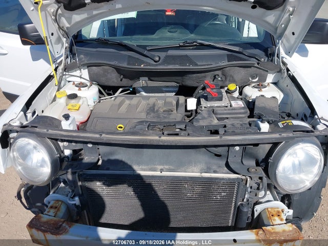 1C4NJRAB8GD510753 Jeep Patriot Sport/north