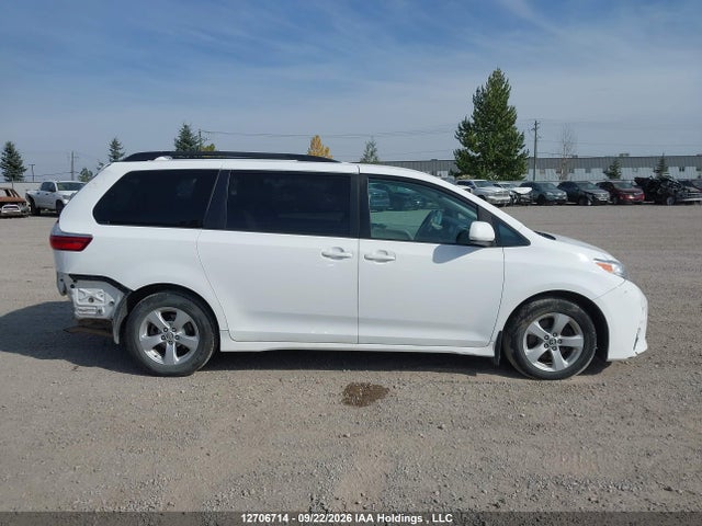 Toyota SIENNA LE 2019 5TDKZ3DC9KS011955 Image 14