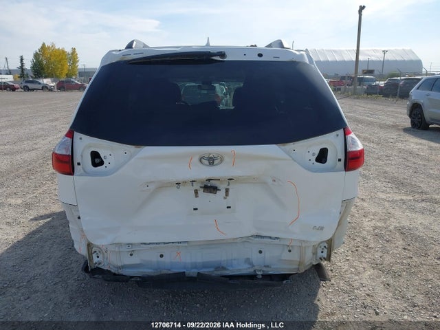 Toyota SIENNA LE 2019 5TDKZ3DC9KS011955 Image 17