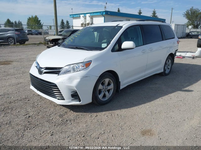 5TDKZ3DC9KS011955 Toyota SIENNA LE