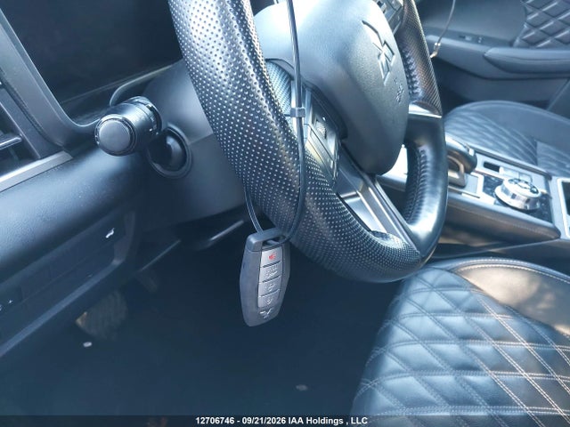 2024 Mitsubishi Outlander Le/se/sel მანქანა იყიდება აუქციონზე, vin: JA4J4VA88RZ631141, აუქციონის ნომერი: 12706746