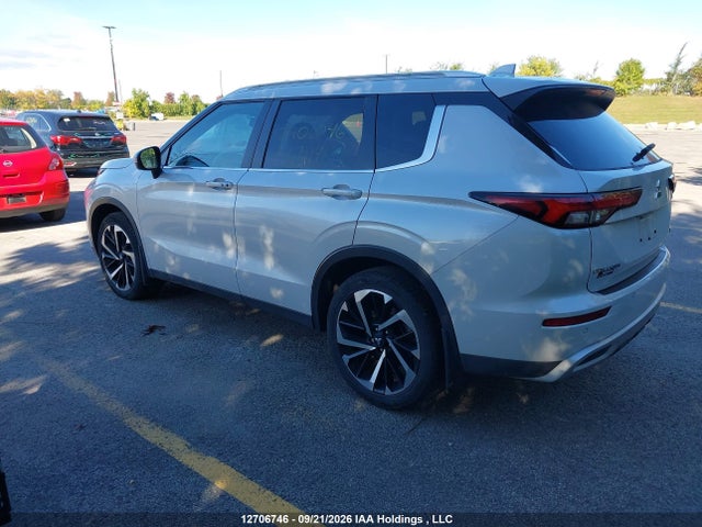 2024 Mitsubishi Outlander Le/se/sel მანქანა იყიდება აუქციონზე, vin: JA4J4VA88RZ631141, აუქციონის ნომერი: 12706746