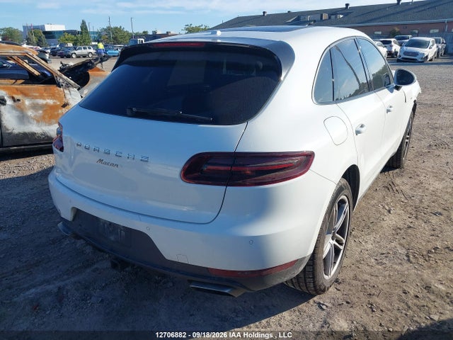 12706882 :رقم المزاد ، WP1AA2A58JLB08145 vin ، 2018 Porsche Macan مزاد بيع