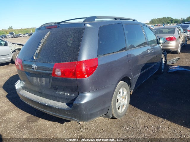 12706913 :رقم المزاد ، 5TDKK4CC5AS303399 vin ، 2010 Toyota Sienna Le V6 مزاد بيع