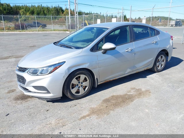 Chevrolet Cruze Ls Auto 2018 1G1BC5SM4J7236424 Image 2