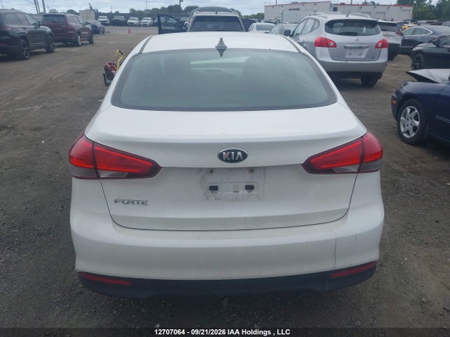 KIA FORTE LX 2017 3KPFK4A77HE120405 Image 16