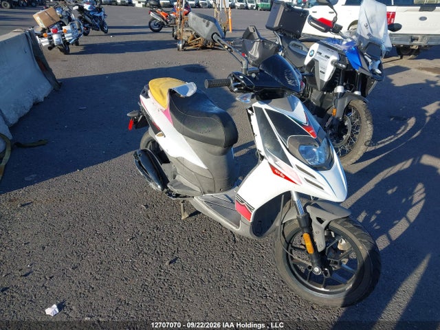 2017 Aprilia Sr Motard 50 მანქანა იყიდება აუქციონზე, vin: ZD4C506B9H4001938, აუქციონის ნომერი: 12707070