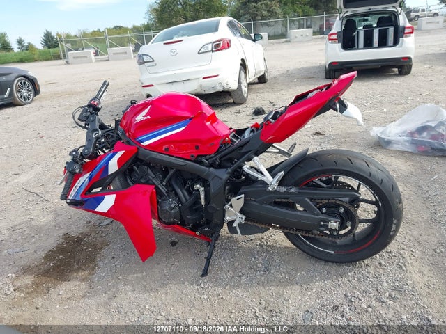 MLHRH1564T5200192 Honda CBR650 R