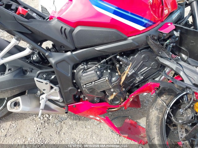MLHRH1564T5200192 Honda CBR650 R
