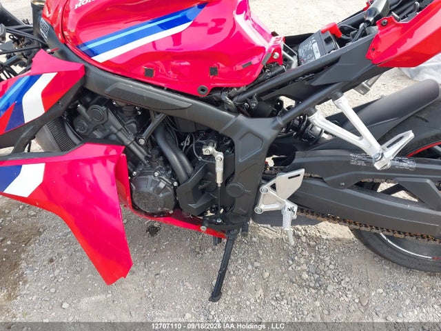 MLHRH1564T5200192 Honda CBR650 R