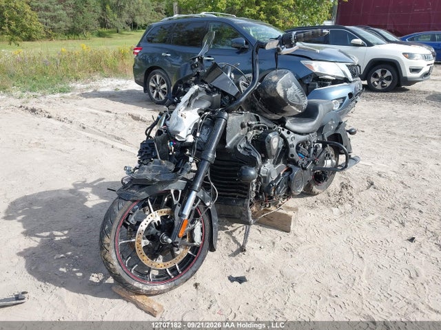56KLCDRR1M3403044 INDIAN MOTORCYCLE CO. Challenger Dark Horse