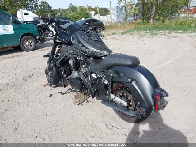 56KLCDRR1M3403044 INDIAN MOTORCYCLE CO. Challenger Dark Horse