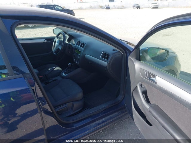 12707336 :رقم المزاد ، 3VWDK7AJ8DM365456 vin ، 2013 Volkswagen Jetta Se مزاد بيع