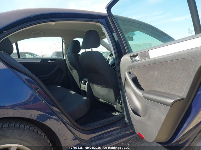 12707336 :رقم المزاد ، 3VWDK7AJ8DM365456 vin ، 2013 Volkswagen Jetta Se مزاد بيع