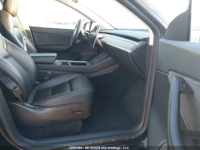 2022 Tesla Model Y Long Range მანქანა იყიდება აუქციონზე, vin: 7SAYGDEE5NF469395, აუქციონის ნომერი: 12707364