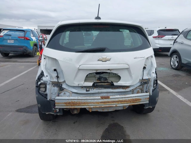 2015 Chevrolet Sonic მანქანა იყიდება აუქციონზე, vin: 1G1JC6SH0F4196548, აუქციონის ნომერი: 12707413