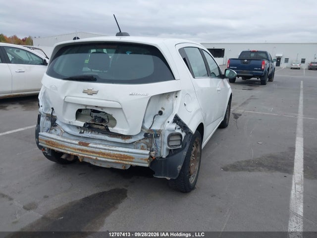 2015 Chevrolet Sonic მანქანა იყიდება აუქციონზე, vin: 1G1JC6SH0F4196548, აუქციონის ნომერი: 12707413