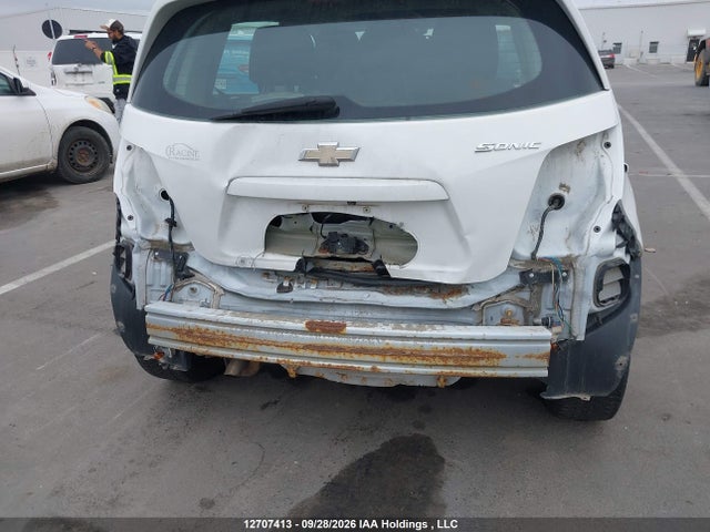 2015 Chevrolet Sonic მანქანა იყიდება აუქციონზე, vin: 1G1JC6SH0F4196548, აუქციონის ნომერი: 12707413