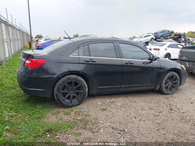 Продаж на аукціоні авто 2014 Chrysler 200 Lx, vin: 1C3CCBAB5EN111836, номер лоту: 12707431
