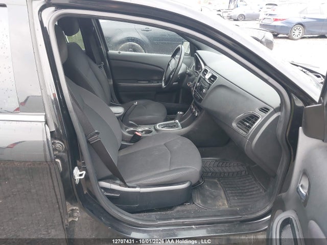 Продаж на аукціоні авто 2014 Chrysler 200 Lx, vin: 1C3CCBAB5EN111836, номер лоту: 12707431