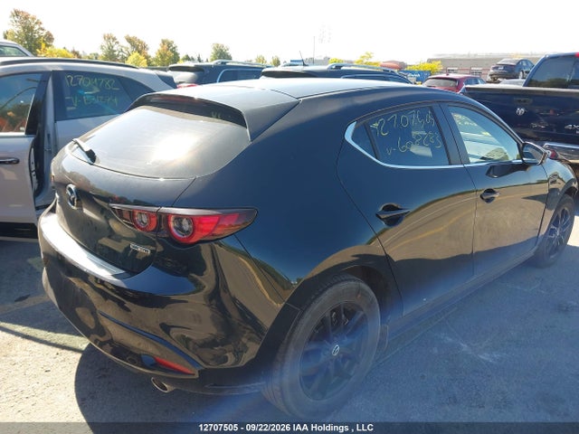 12707505 :رقم المزاد ، JM1BPAK77P1608283 vin ، 2023 Mazda Mazda3 Gx مزاد بيع