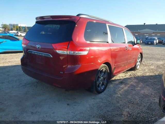 12707517 :رقم المزاد ، 5TDYK3DCXBS108175 vin ، 2011 Toyota Sienna Xle 7 Passenger مزاد بيع