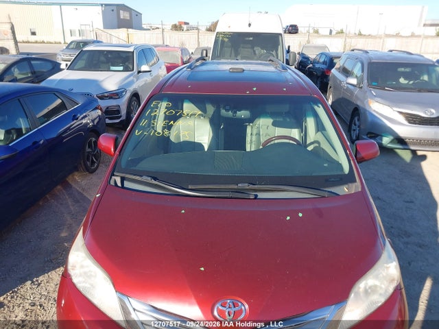 12707517 :رقم المزاد ، 5TDYK3DCXBS108175 vin ، 2011 Toyota Sienna Xle 7 Passenger مزاد بيع