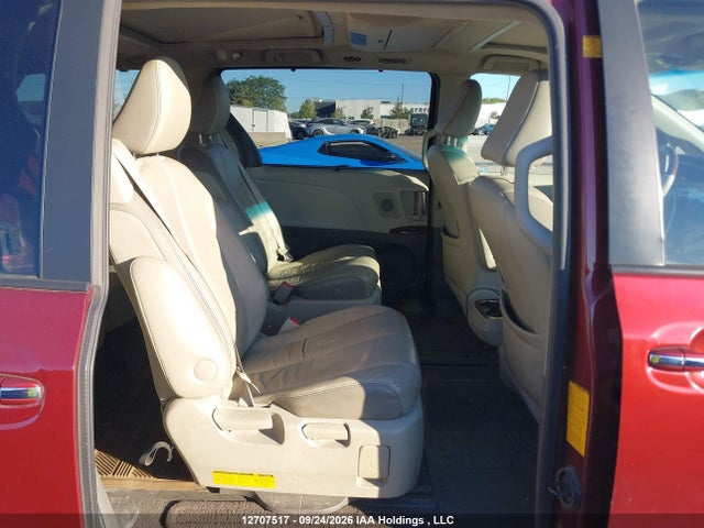 12707517 :رقم المزاد ، 5TDYK3DCXBS108175 vin ، 2011 Toyota Sienna Xle 7 Passenger مزاد بيع