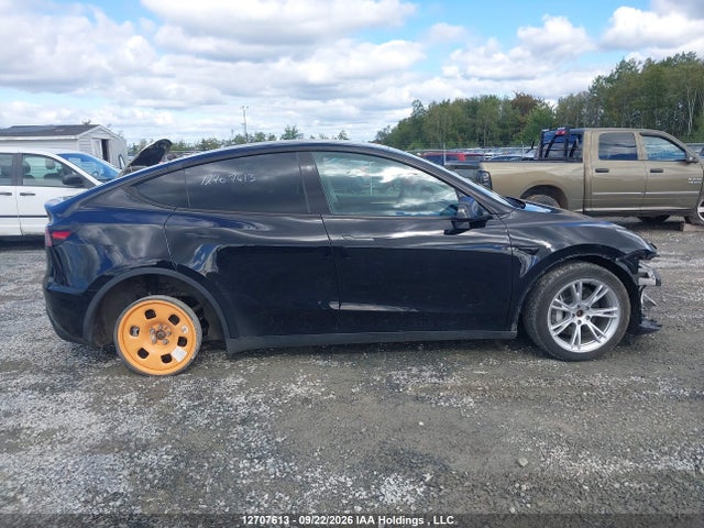 Tesla Model Y Long Range 2024 7SAYGDEE2RF073110 Image 14