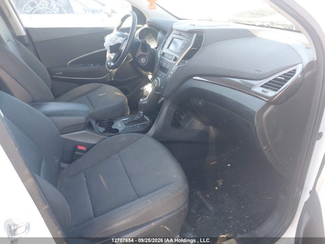 12707654 :رقم المزاد ، 5XYZUDLB3HG391151 vin ، 2017 Hyundai Santa Fe Sport 2.4 Luxury/2.4 Premium/2.4 Se مزاد بيع