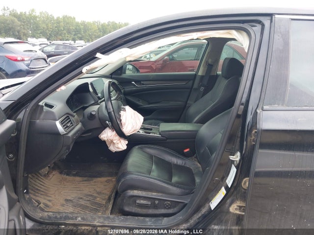 12707696 :رقم المزاد ، 1HGCV1F92JA806249 vin ، 2018 Honda Accord Touring مزاد بيع