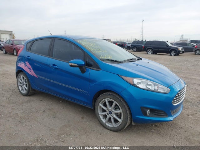 12707771 :رقم المزاد ، 3FADP4EJXFM217623 vin ، 2015 Ford Fiesta Se مزاد بيع