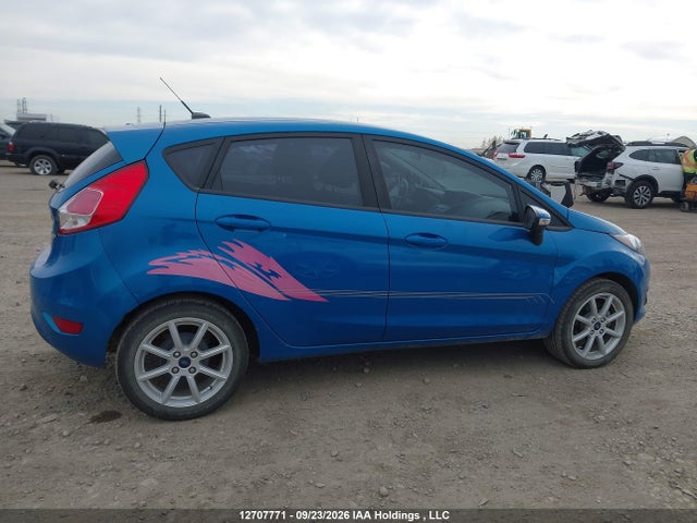 12707771 :رقم المزاد ، 3FADP4EJXFM217623 vin ، 2015 Ford Fiesta Se مزاد بيع