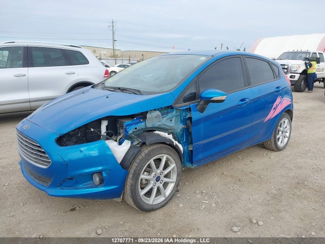 12707771 :رقم المزاد ، 3FADP4EJXFM217623 vin ، 2015 Ford Fiesta Se مزاد بيع