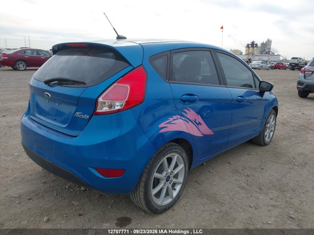 12707771 :رقم المزاد ، 3FADP4EJXFM217623 vin ، 2015 Ford Fiesta Se مزاد بيع