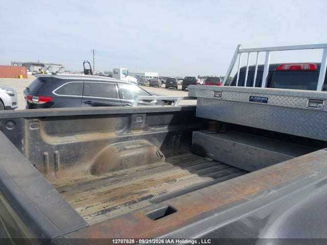 1GT322CG3FZ512657 GMC Sierra K3500 Sle