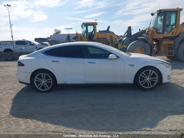 12707896 :رقم المزاد ، 5YJSA1E23GF126970 vin ، 2016 Tesla Model S مزاد بيع