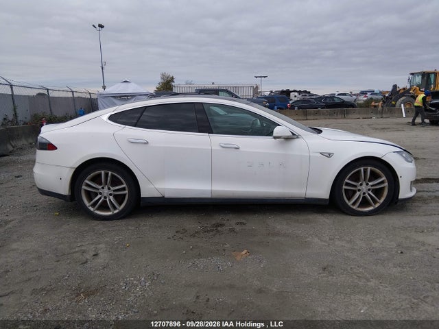 12707896 :رقم المزاد ، 5YJSA1E23GF126970 vin ، 2016 Tesla Model S مزاد بيع