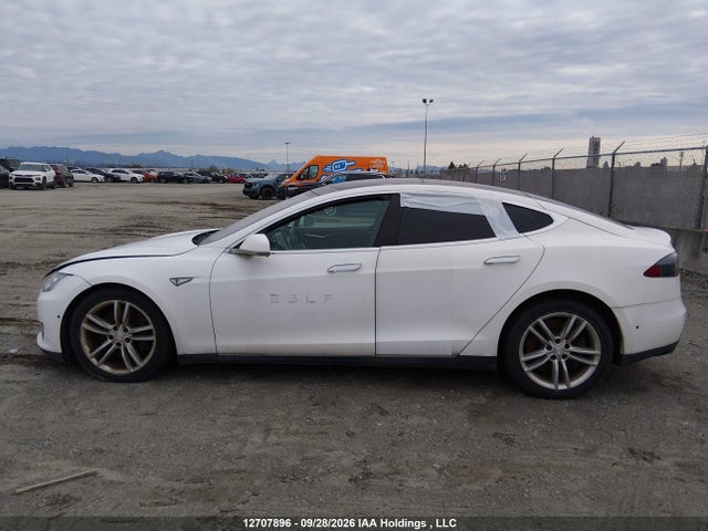 12707896 :رقم المزاد ، 5YJSA1E23GF126970 vin ، 2016 Tesla Model S مزاد بيع